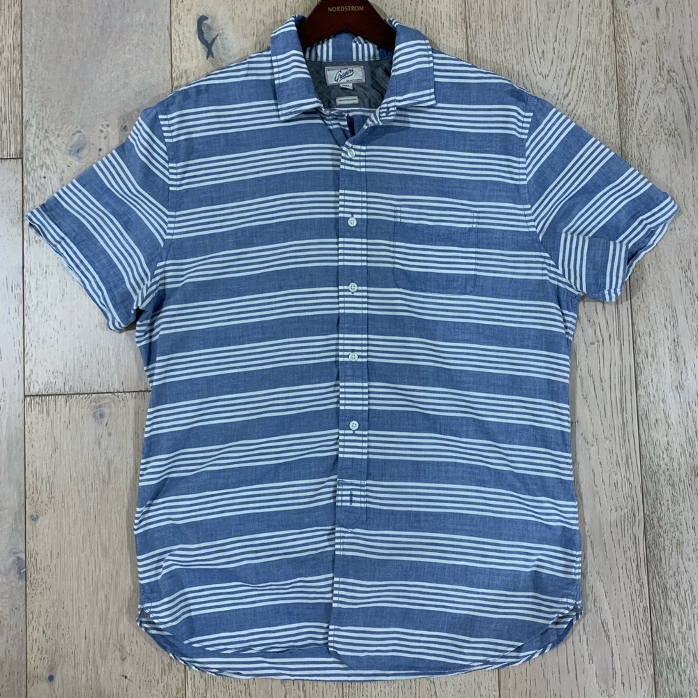 Grayer’s Blue Striped Button-Up